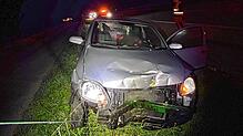 Betrunken verursachte ein Autofahrer auf der Schweizer A3 eine Auffahrkollision. Der Wagen kam in der Folge von der Fahrbahn ab und ...