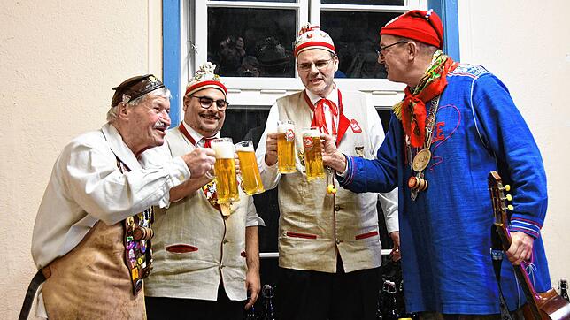 Bild : Jubiläumsbier und ein neuer Ehrengerstensafter: Bilder vom 44. Bieranstich in Gottmadingen
