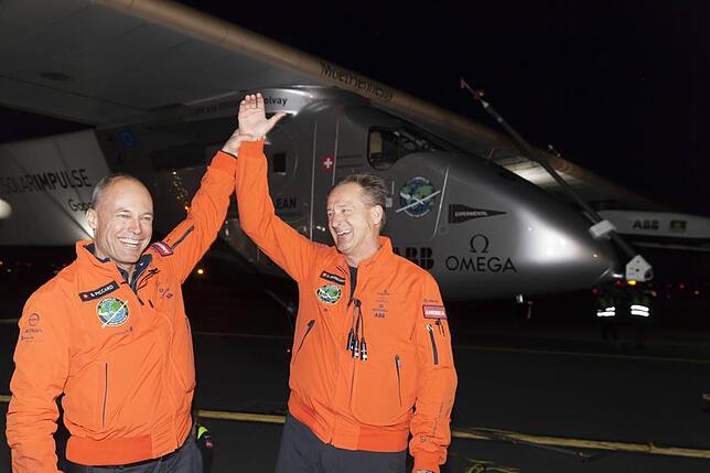 Bertrand Piccard und Andre Borschberg freuen sich über den USA-Flug.