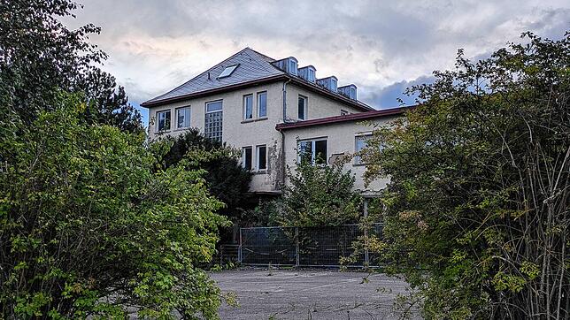 Dieses Haus am höchsten Punkt der Schwenninger Frühlingshalde soll abgerissen werden.
