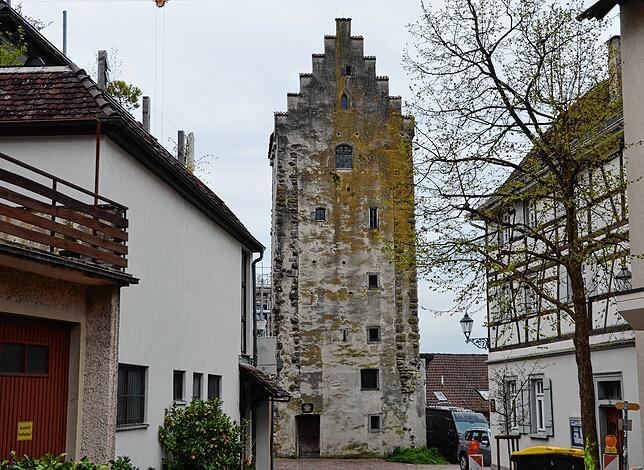 Saniert werden soll auch der historische Hexenturm. Vor allem die Fassade benötigt dringend eine Renovierung. In dem Turm ist auch das ...