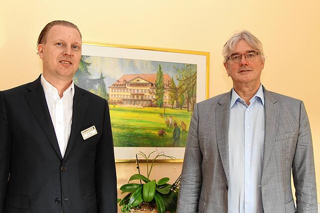 Der Vorstandsvorsitzende Sven Wahl (links) und der ärztliche Direktor Norbert Grulke berichten über die Luisenklinik. Bild: Wolf-Wilhelm ...