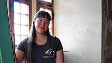 Mariele Stiehl (21) in einer Fensternische von Schloss Blumenfeld.
