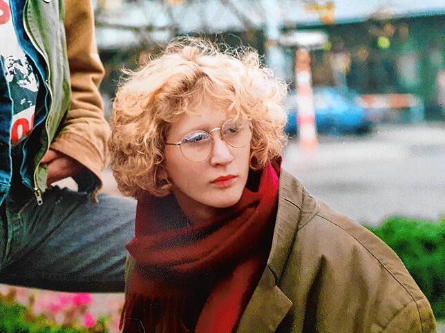 Das bin ich, kurz vor dem Abitur &ndash; das muss etwa 1988 oder 1989 gewesen sein. Natürlich in Bundeswehr-Parka mit runder Brille und ...