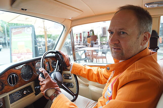 Bild 3: 200 Oldtimer waren auf der Hafenmeile zu sehen. Sechs davon haben wir uns von ihren Besitzern persönlich vorstellen lassen.