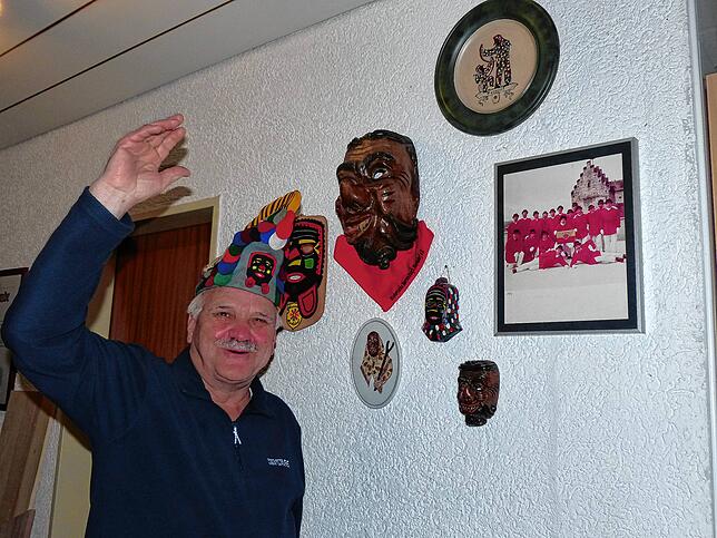 Fasnacht spielt bei Rainer Steffelin ganzjährig eine Rolle – wenn auch „nur“ an der Wand.