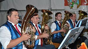 Der Muikverein „Harmonie“ Gutmadingen spielt bereits zum 23. Mal beim Schlachtfest in Neushausen. Foto: Lothar Herzog