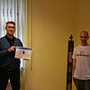 Mit der Startnummer 1 läuft Stühlingens Bürgermeister Joachim Burger (links) beim ersten Stühlinger Spendenlauf &bdquo;Stühlingen läuft ...
