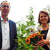 Die Umweltbeauftragte der Stadt, Michaela Schramm, und Bürgermeister Frank Harsch laden zum Ökomarkt mit Oktoberle nach Engen ein.