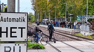 Nach einer Oberleitungsstörung ziehen sich die Verspätungen und Ausfälle auf der Seehas-Strecke zwischen Singen und Konstanz bis in den ...