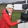 Alois Kohler liest regelmäßig die aktuellen Wetterdaten aus.
