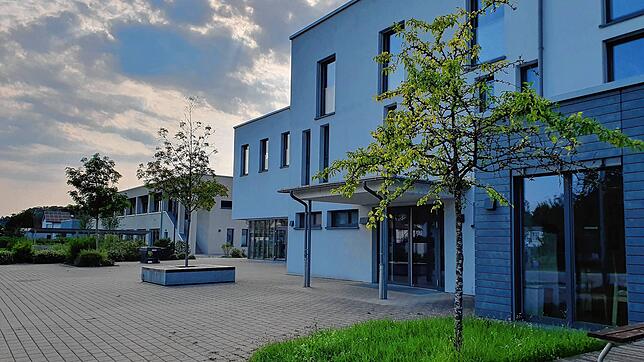 Der Gemeinderat Wutöschingen hat der Anschaffung von 133 iPads für die Alemannenschule (Bild) zugestimmt. Kostenpunkt: rund 85.000 Euro. ...