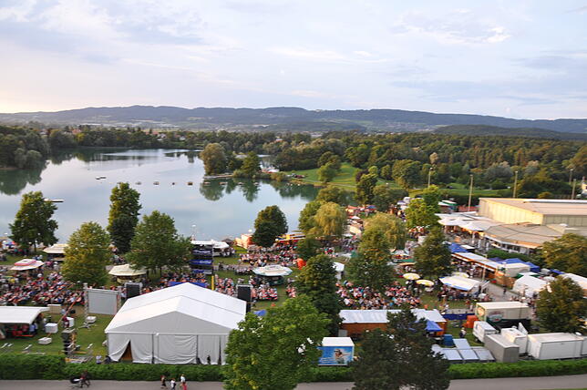Der Schlosssee in Salem ist eine wunderschöne Kulisse für ein Gartenfest mit ganz viel Musik.