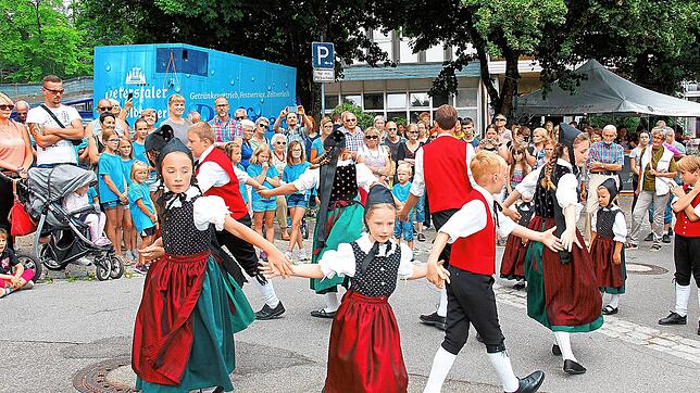Beim Triberger Stadtfest trat auch der heimische Trachten-Nachwuchs auf, wie dieses Archivbild aus 2018 zeigt. Es fällt dieses Jahr ...