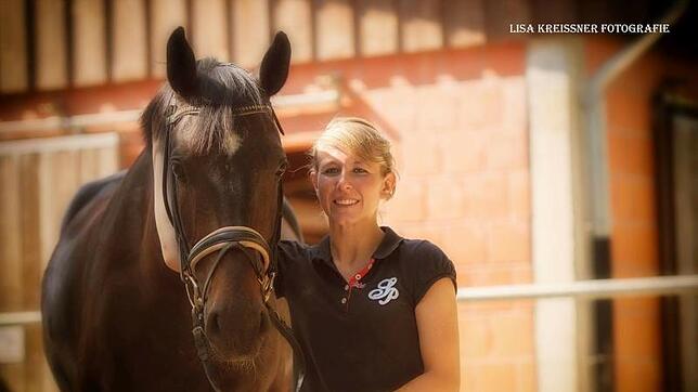 Alina Rosenberg mit Nea’s Daboun. Die Konstanzerin startet in Rio bei den Paralympischen Sommerspielen.