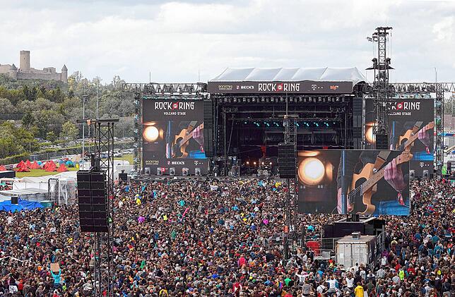 Rockfans dürfen sich wie hier 2019 erstmals wieder auf &ldquo;Rock am Ring&bdquo; und &ldquo;Rock im Park&bdquo; freuen.