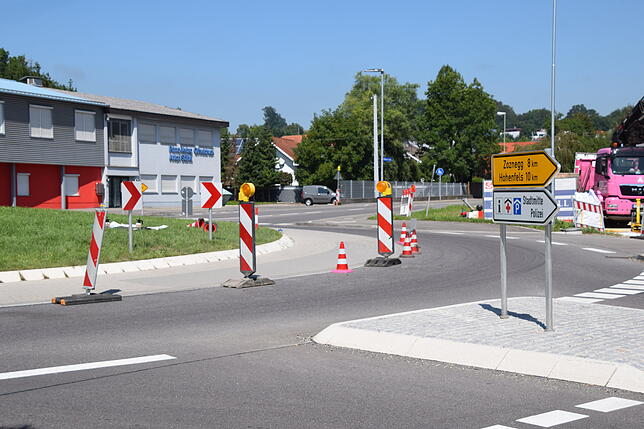 Fahrzeuge konnten während der Reparaturarbeiten am Innenring auf dem Außenring fahren.