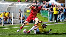 Der 1. FC Rielasingen-Arlen II (Brain Helmlinger, links) hat sich mit 5:3 beim SV Allensbach (Lars Muffler) durchgesetzt.