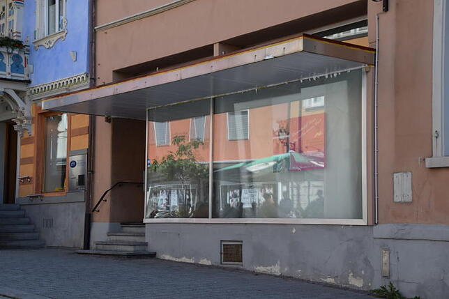 In den lange leeren Räumen neben der Untere Apotheke in der Hauptstraße laufen Umbauarbeiten für ein Friseur-, Nagel- und ...