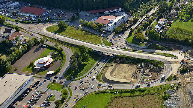 Der Abig-Kreisel in der Lippertsreuter Straße ist der am stärksten frequentierte Kreisverkehr im Überlinger Stadtgebiet. Immer wieder ...