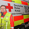 Alex Schroff vor dem neuen Einsatzwagen, der rund 100 000 Euro gekostet hat. Aufgrund einer Erbschaft, die dem DRK zugute kam, konnte ...