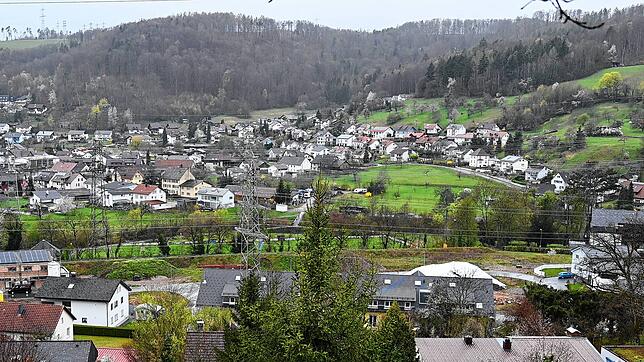 Das Baugebiet Bodenacker beim Bad Bruckhaus (rechts) ist nach schon fast vollständig bebaut, das nächste Baugebiet &bdquo;Im ...