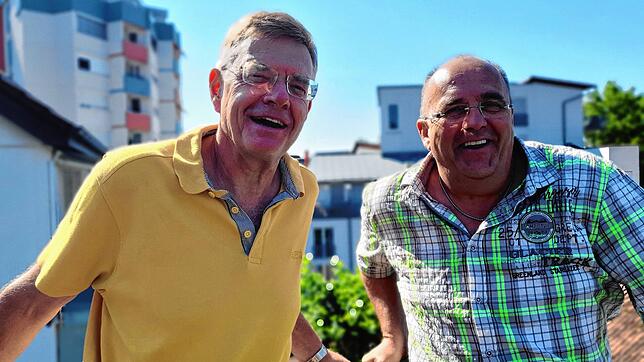 Der Arzt Stefan Proeller (links) und der Immobilienwirt Peter Reisky sind Nachbarn, sie wehren sich gegen eine beantragte Aufstockung ...