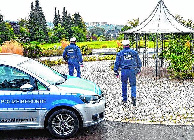 Patrouille in den Grünanlagen der Stadt, wie hier auf dem Villinger Hubenloch, gehören zum Alltag des kommunalen Ordnungsdienstes.